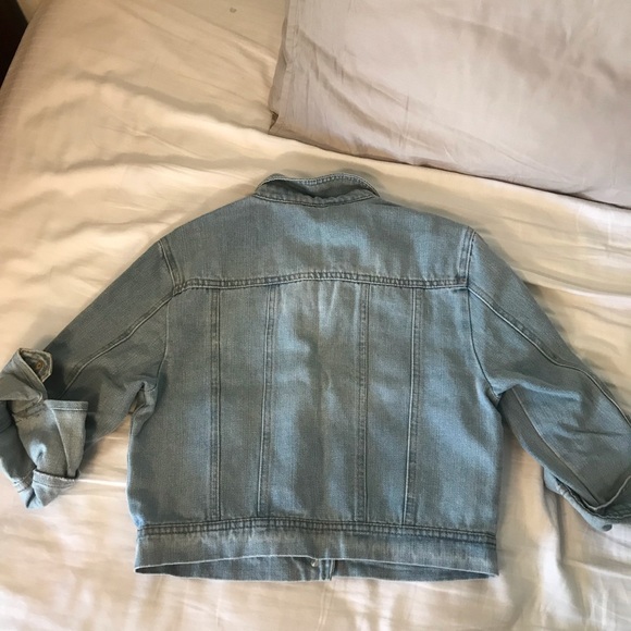 Light color jean jacket - Picture 4 of 4